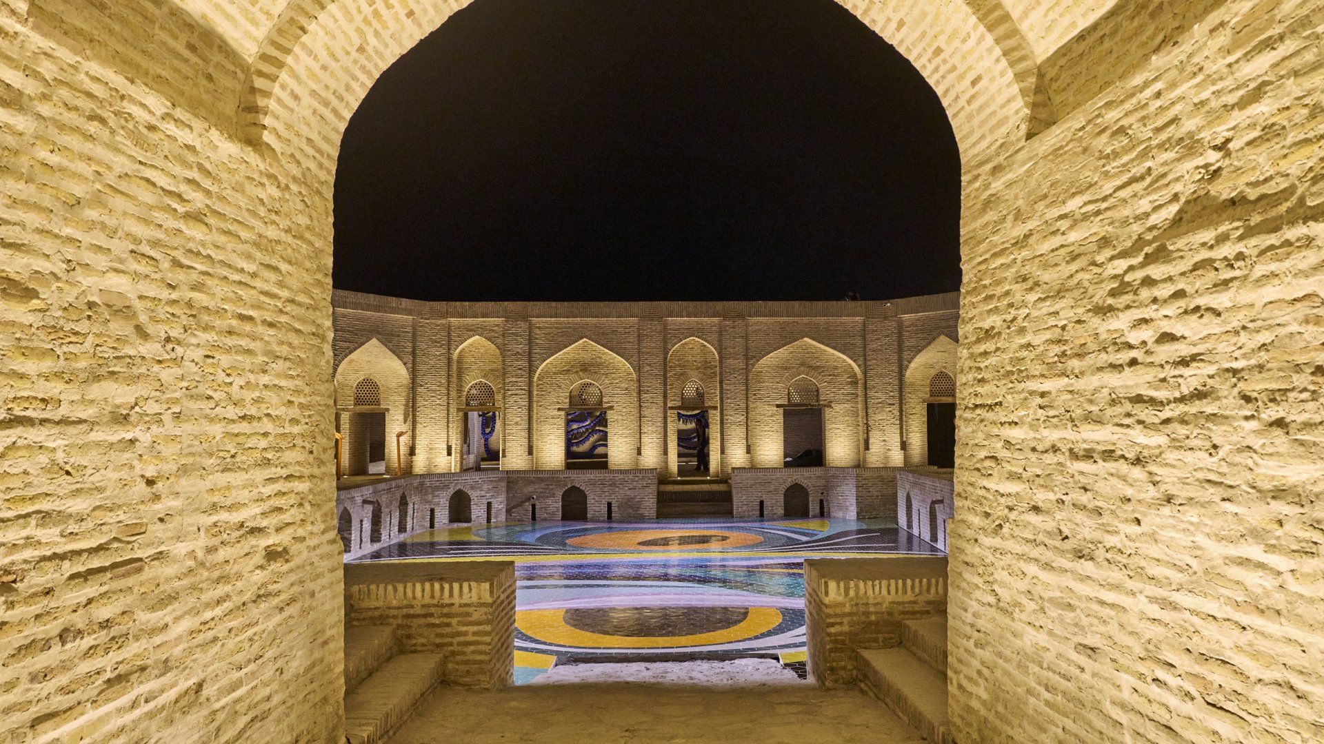 Untitled, de Marina Perez Simão, en collaboration avec Bakhtiyar Babamoradov